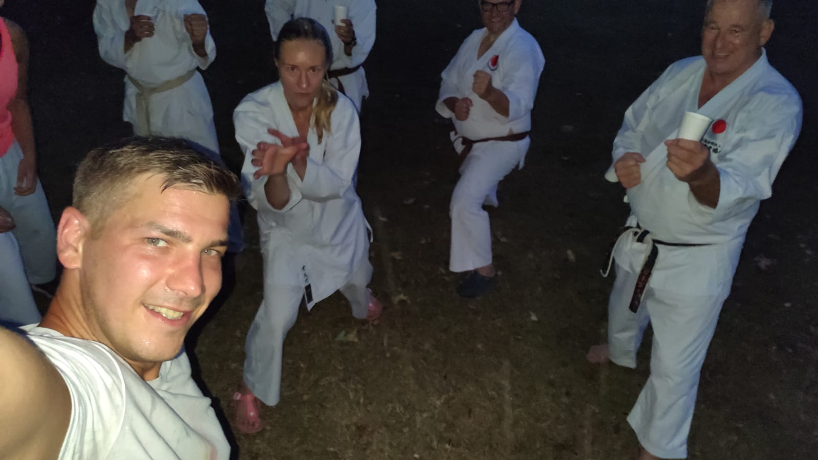Selfie beim nächtlichen Outdoor-Training